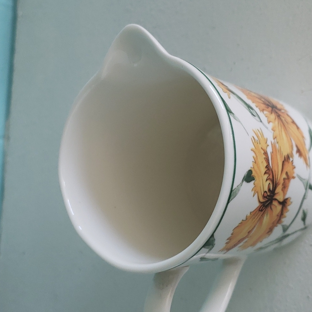 RetroneU Rhapsody Creamer - Picture 4 of 6